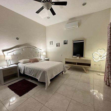 Casa Sasha'S Mini Palace Канкун Екстериор снимка